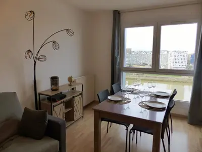 Coin salon dans l'établissement VULCAIN 4, 14ème, Ile de Nantes, vue exceptionnelle avec parking