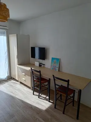 Télévision ou salle de divertissement dans l'établissement CHROMA - Studio Nantes GARE SUD