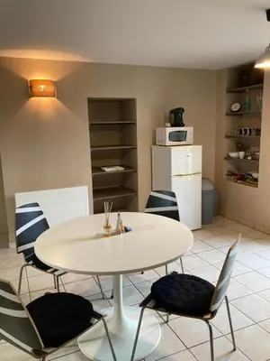 Cuisine ou kitchenette dans l'établissement Cholet 500m du cormier 15 min du puy du fou