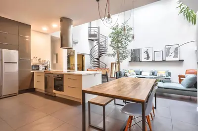 Cuisine ou kitchenette dans l'établissement NOCNOC Loft L'atypique - 185m2 Centre de Nantes