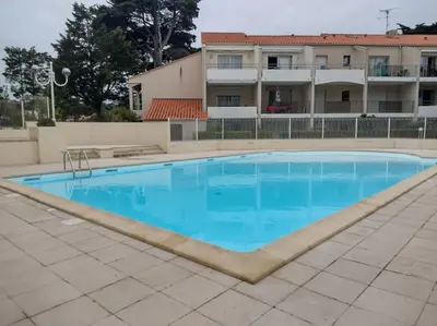 Piscine de l'établissement Appart - résidence avec piscine St jean de Monts ou située à proximité