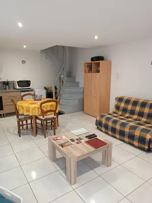 Cuisine ou kitchenette dans l'établissement Au coin de la rue