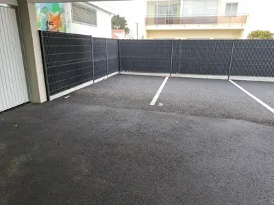 Tennis ou squash au sein de l'appartement ou à proximité