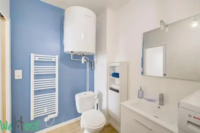 Salle de bains dans l'établissement Scribe bleu1 Cosy & calme au cœur de Nantes
