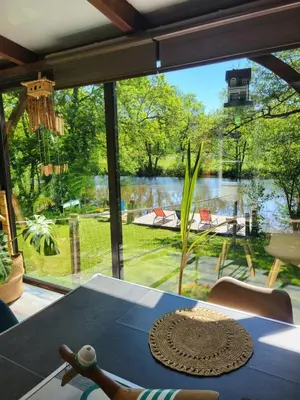 Vue sur la rivière ou le fleuve situé(e) à proximité de la maison de vacances