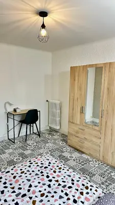 Plan de l'établissement LE BORD DE LA LOIRE - chambre avec salle de bains commune