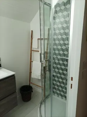 Salle de bains dans l'établissement Le clos du prieuré