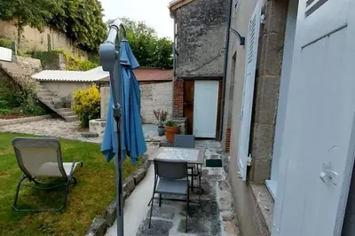 Jardin de l'établissement Gite du Porche 79700 Mauléon 20min Puy du FOU