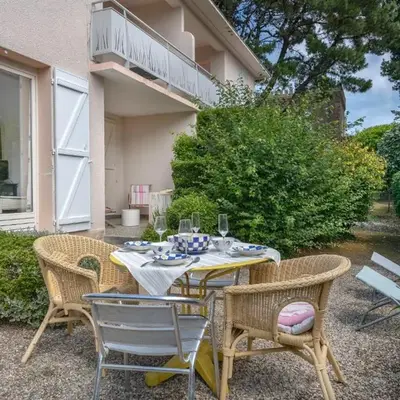 Rez de jardin à 400m de la Plage pour 4
