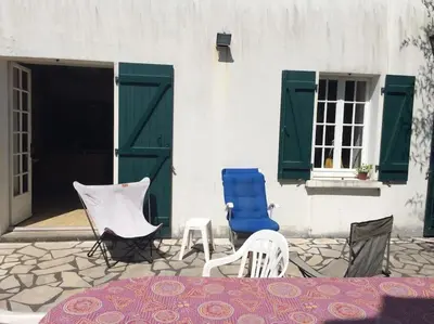 Plan de l'établissement Maison Préfailles plein centre avec jardin