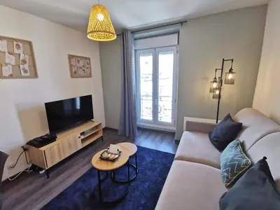 Télévision ou salle de divertissement dans l'établissement Cosy et central - Le Berlingot nantais
