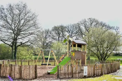 Aire de jeux pour enfants de l'établissement Studio privatif tout équipé dans résidence de l'hôte