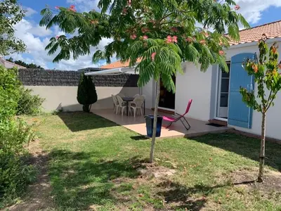 Jardin de l'établissement Maison 3 chambres, au calme, proche plage, fibre internet - FR-1-323-525