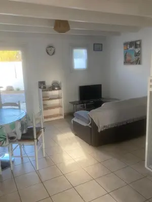 Plan de l'établissement Petite maison à proximité commerces et plage