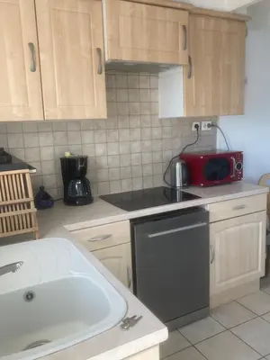 Plan de l'établissement Petite maison à proximité commerces et plage