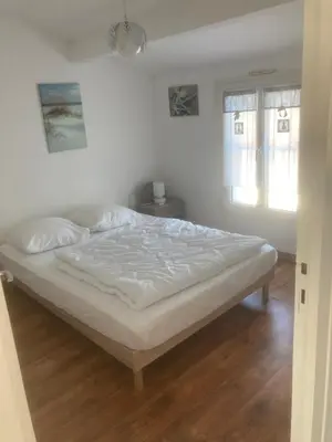 Plan de l'établissement Petite maison à proximité commerces et plage