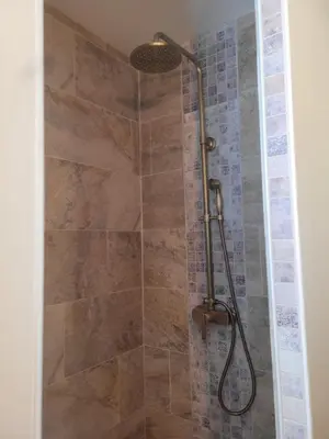 Salle de bains dans l'établissement Bel des Prés - Mantéros - Piscine partagée