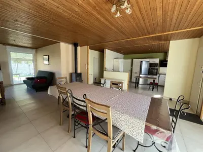 Cuisine ou kitchenette dans l'établissement Le Val de Vie
