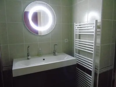 Salle de bains dans l'établissement Les Vignes