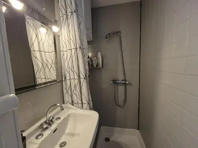 Salle de bains dans l'établissement Le Devallon