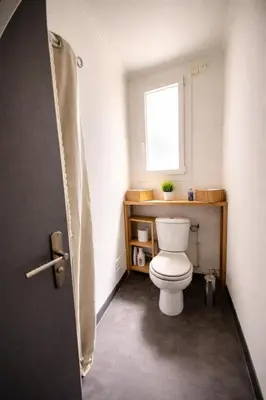 Salle de bains dans l'établissement Gîte du RELAI du Château - Parc Oriental - Puy du Fou