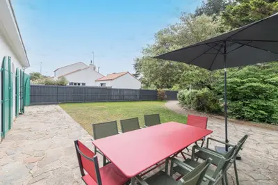 Terrasse ou espace extérieur de l'établissement Longère familiale proche mer et golf