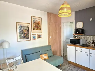 Cuisine ou kitchenette dans l'établissement Appartement proche de l'aéroport de Nantes