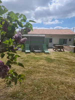 Jardin de l'établissement La cabane de megue