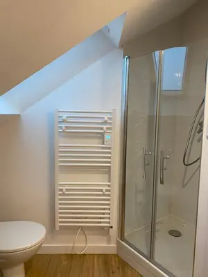 Salle de bains dans l'établissement L’Espadon