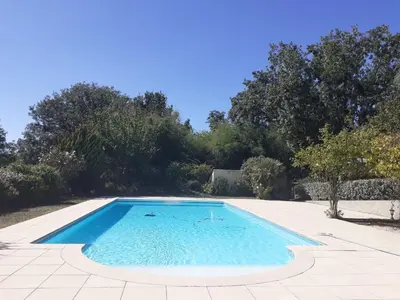 Piscine de l'établissement Logis de la Coudraye ou située à proximité