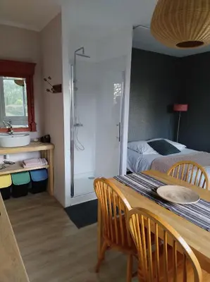 Un ou plusieurs lits dans un hébergement de l'établissement Studio et parking acces direct Nantes
