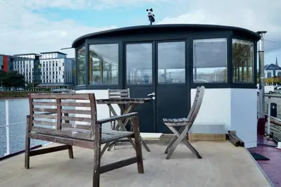 Balcon ou terrasse dans l'établissement Péniche le Sémaphore