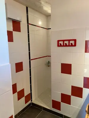Salle de bains dans l'établissement CHAMBRE GITE DE LA POMMERAIE