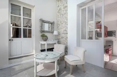 Cuisine ou kitchenette dans l'établissement Maison pour 7 avec piscine à Préfailles