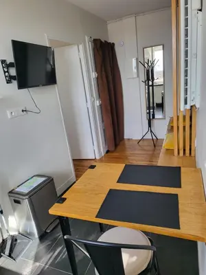 Télévision ou salle de divertissement dans l'établissement Hyper centre de NANTES, dernier étage vue exceptionnelle