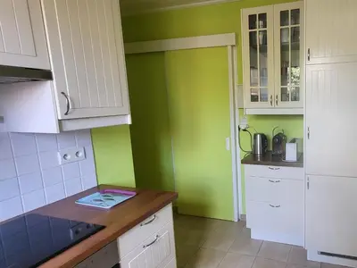 Cuisine ou kitchenette dans l'établissement Charmante maison 5 pers, Wi-Fi, proche plage - FR-1-323-537