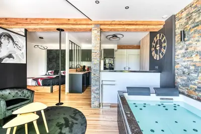 Plan de l'établissement Love room au bord de l'eau. L'instant coquin