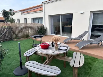 Terrasse ou espace extérieur de l'établissement Charmante maison entre mer et forêt