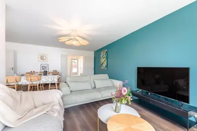Télévision ou salle de divertissement dans l'établissement Le Sully - Joli duplex centre de Nantes