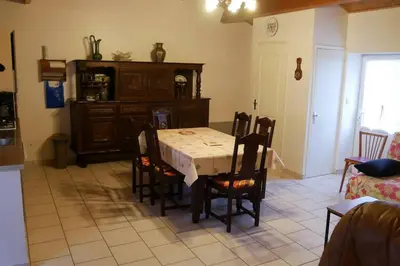 Cuisine ou kitchenette dans l'établissement La Grande maison de pays