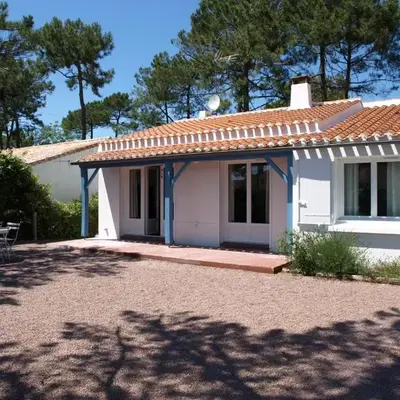 Maison 3 Chambres avec Jardin et Wi-Fi à 10 min de la Plage