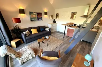 Coin salon dans l'établissement Jolie maison pleine nature, 1-4 p, parking gratuit