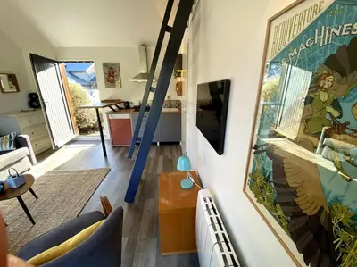Télévision ou salle de divertissement dans l'établissement Jolie maison pleine nature, 1-4 p, parking gratuit
