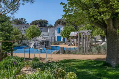 Jardin de l'établissement 500m Plage des Libraires - Maison 4 chambres