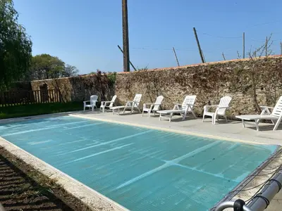 Piscine de l'établissement Le Colibri - Domaine de la Houblette ou située à proximité