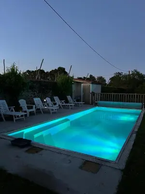 Piscine de l'établissement Le Colibri - Domaine de la Houblette ou située à proximité