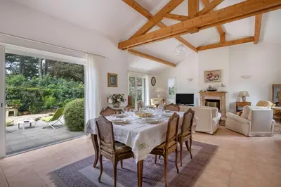 Télévision ou salle de divertissement dans l'établissement Maison avec jardin pour 6 à St Brévin L’Océan