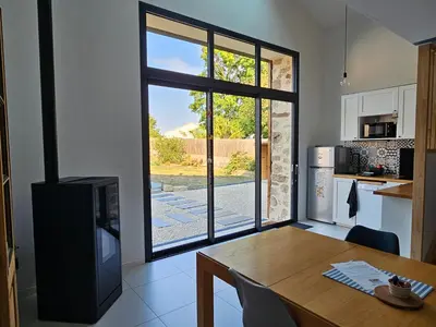 Cuisine ou kitchenette dans l'établissement La Petite Grange