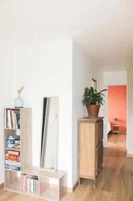 Bibliothèque dans la maison de vacances