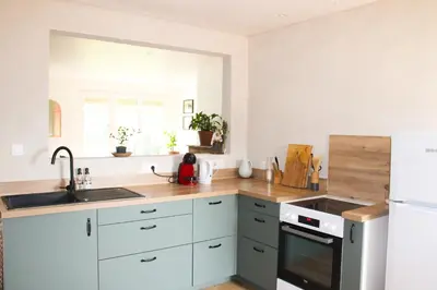 Cuisine ou kitchenette dans l'établissement Gîte le Puy Pin, 4 personnes